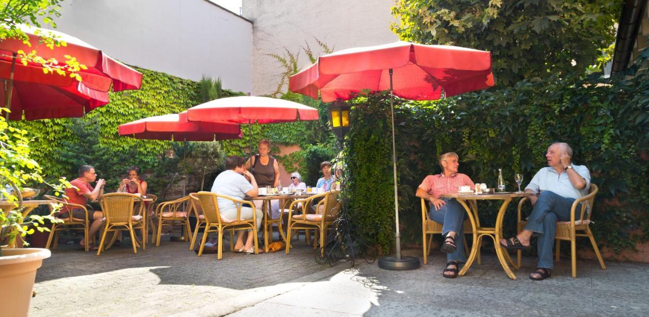 Hotel Zum Goldenen Mann ラシュタット エクステリア 写真